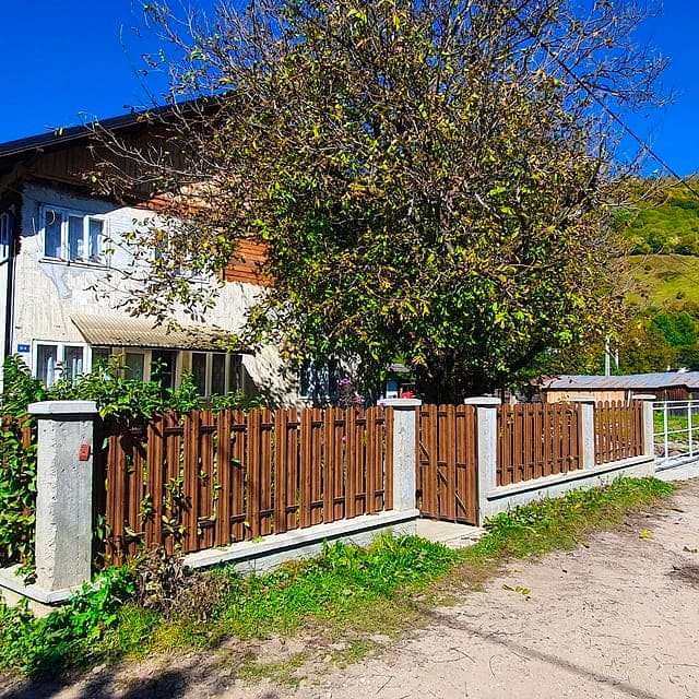 Sipca Metalica Gard TISA Imitatie Lemn Nuc Dublu